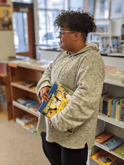 Horizons Celebrates Diversity and Literacy with a Frugal Bookstore Field Trip