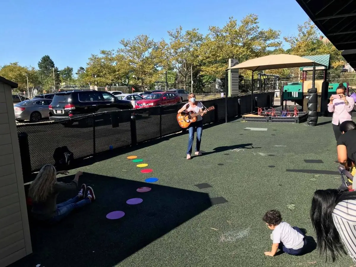 Volunteers bringing value, one classroom at a time-Horizons For Homeless Children