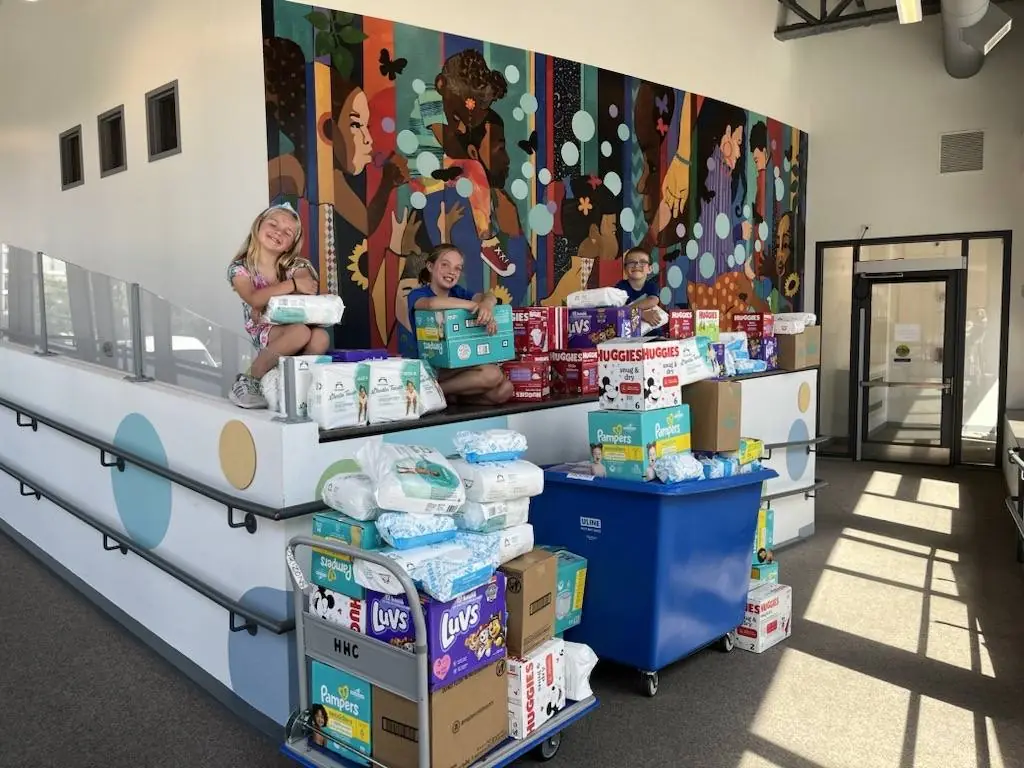 Siblings bring community together to help kids and families experiencing homelessness